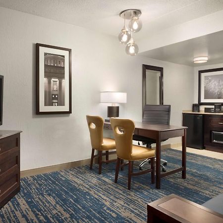 Embassy Suites By Hilton Columbus Extérieur photo