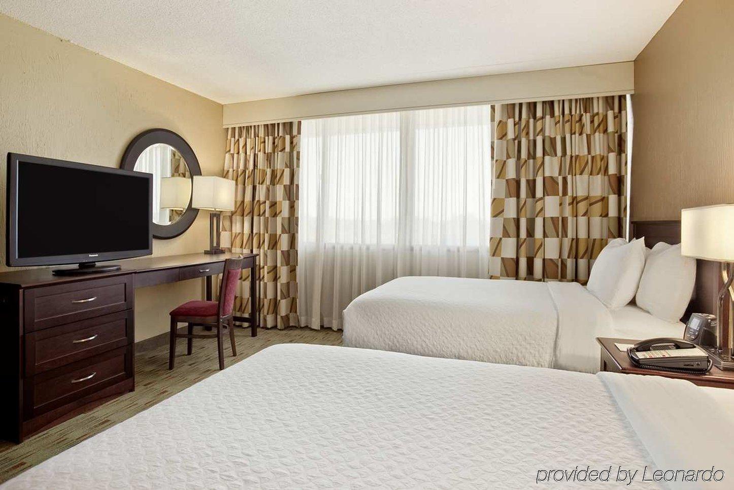 Embassy Suites By Hilton Columbus Extérieur photo