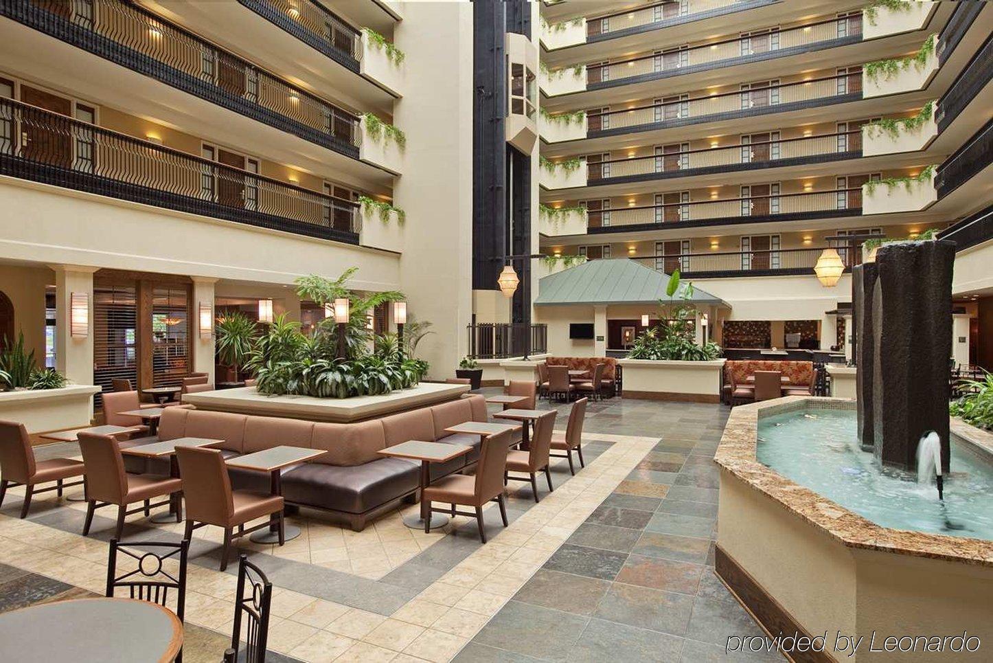 Embassy Suites By Hilton Columbus Restaurant photo